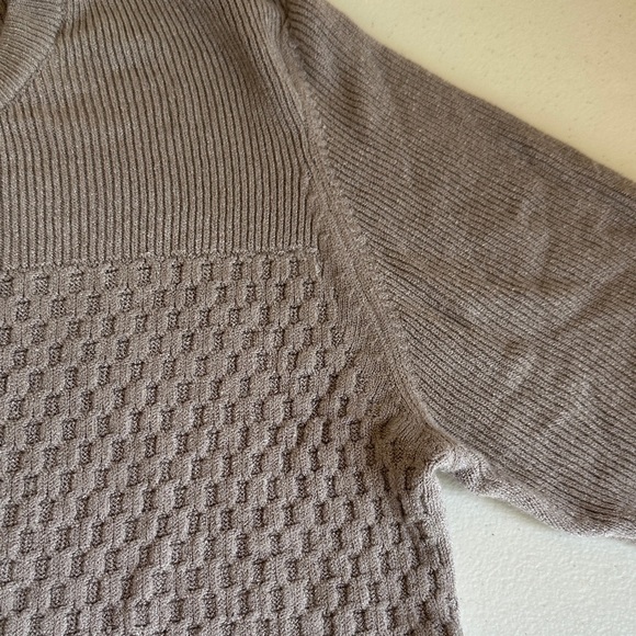 Textured Beige Knit Top - Picture 3 of 4